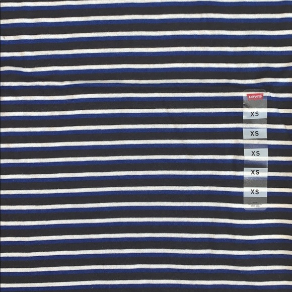 BNWT LEVI’S Cali T-shirt! - Picture 5 of 6